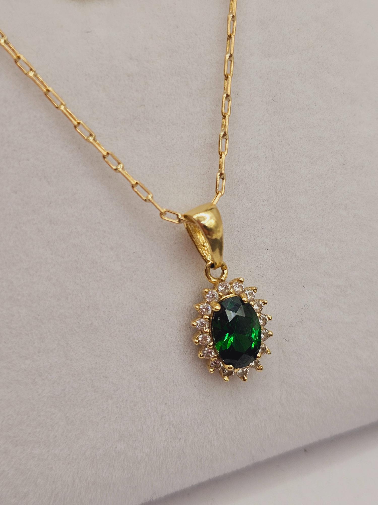 Cadena limada 50 cm y colgante lady esmeralda 1.7 cm 3 grs Oro 18k 7