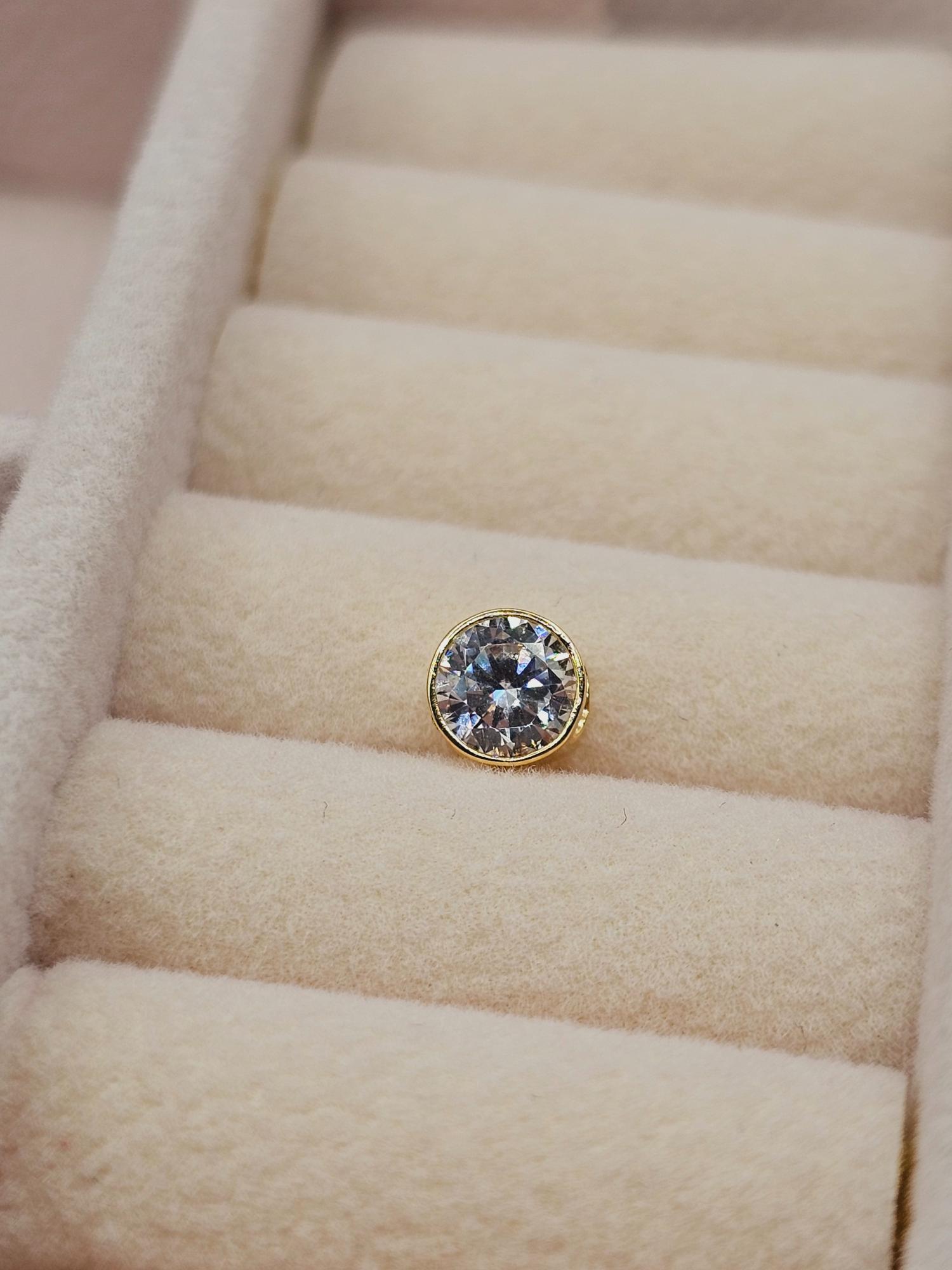 Colgante punto de luz pasado circon 6 mm 0.5 grs Oro 18k 3