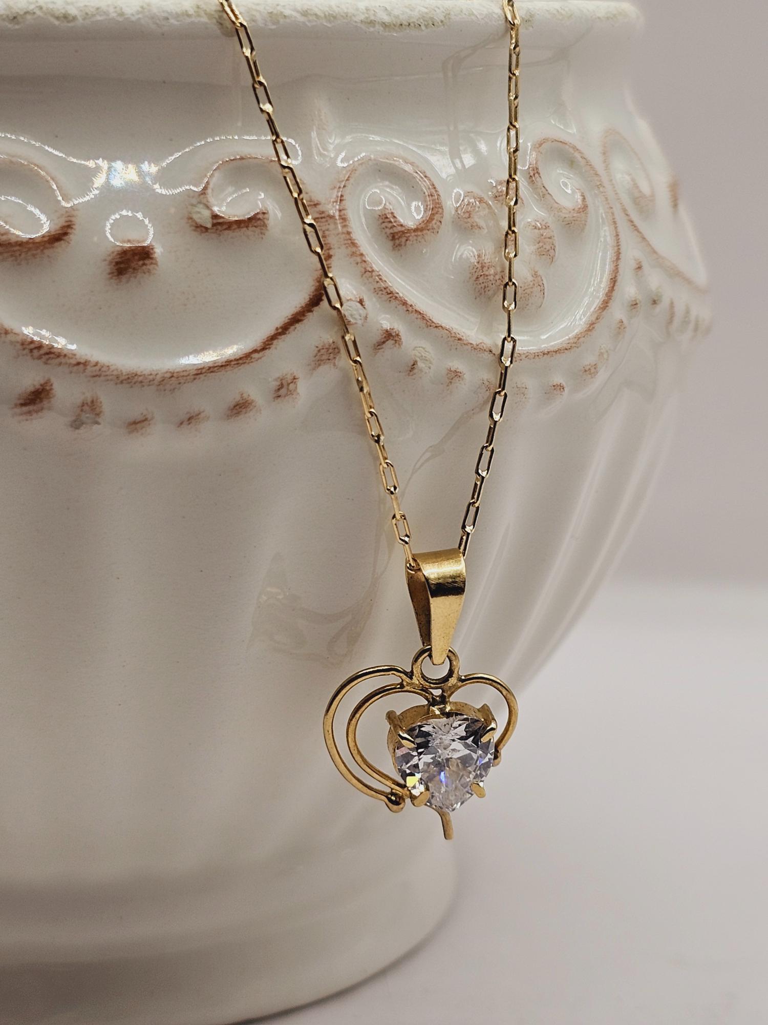 Cadena limada 50 cm y colgante corazón circon 2.4 cm 3.4 grs Oro 18k 5