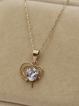 Cadena limada 50 cm y colgante corazón circon 2.4 cm 3.4 grs Oro 18k