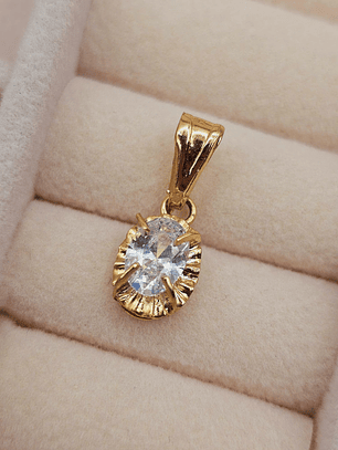 Colgante chaton ovalado circón 2 cm 1.1 grs Oro 18k