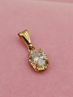 Colgante chaton ovalado circón 2 cm 1.1 grs Oro 18k