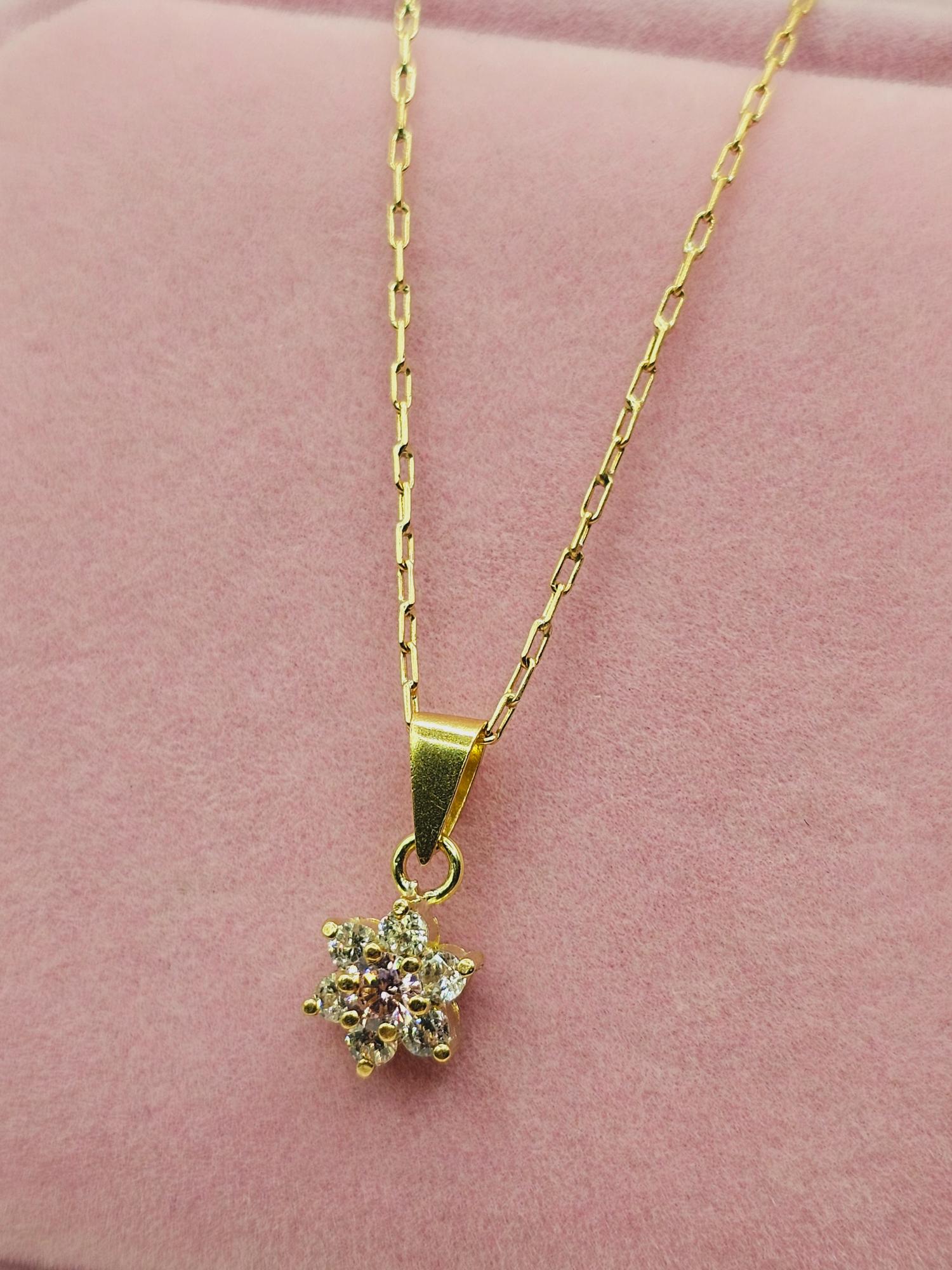 Cadena limada 50 cm y colgante roseta rosa de Francia 3 grs Oro 18k 2