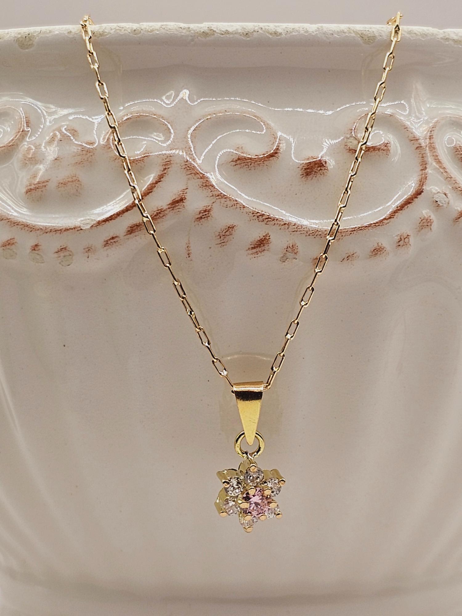 Cadena limada 50 cm y colgante roseta rosa de Francia 3 grs Oro 18k 1