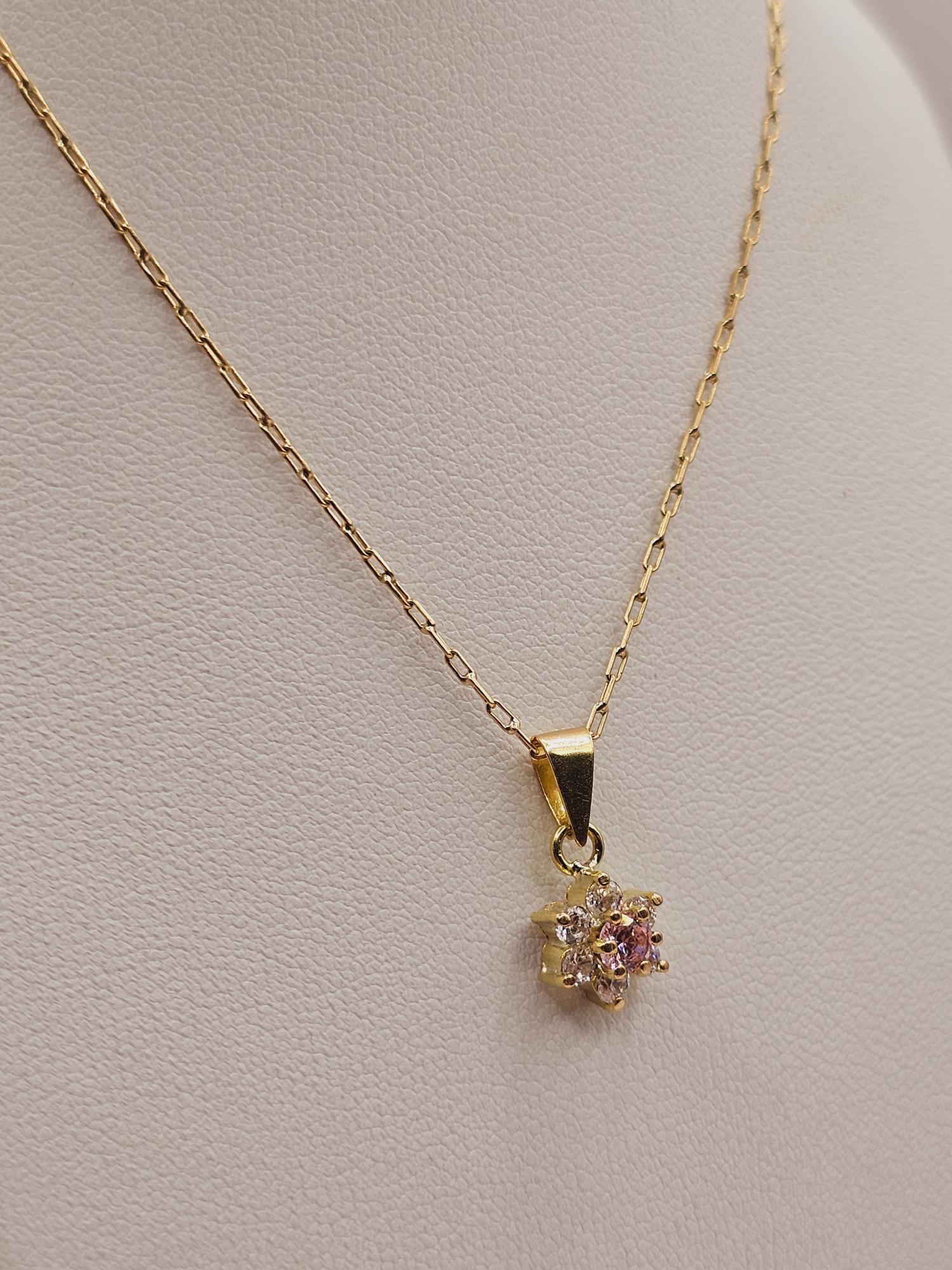 Cadena limada 50 cm y colgante roseta rosa de Francia 3 grs Oro 18k 5