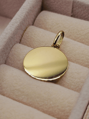 Colgante disco liso 1.6 cm 1.3 grs Oro 18k