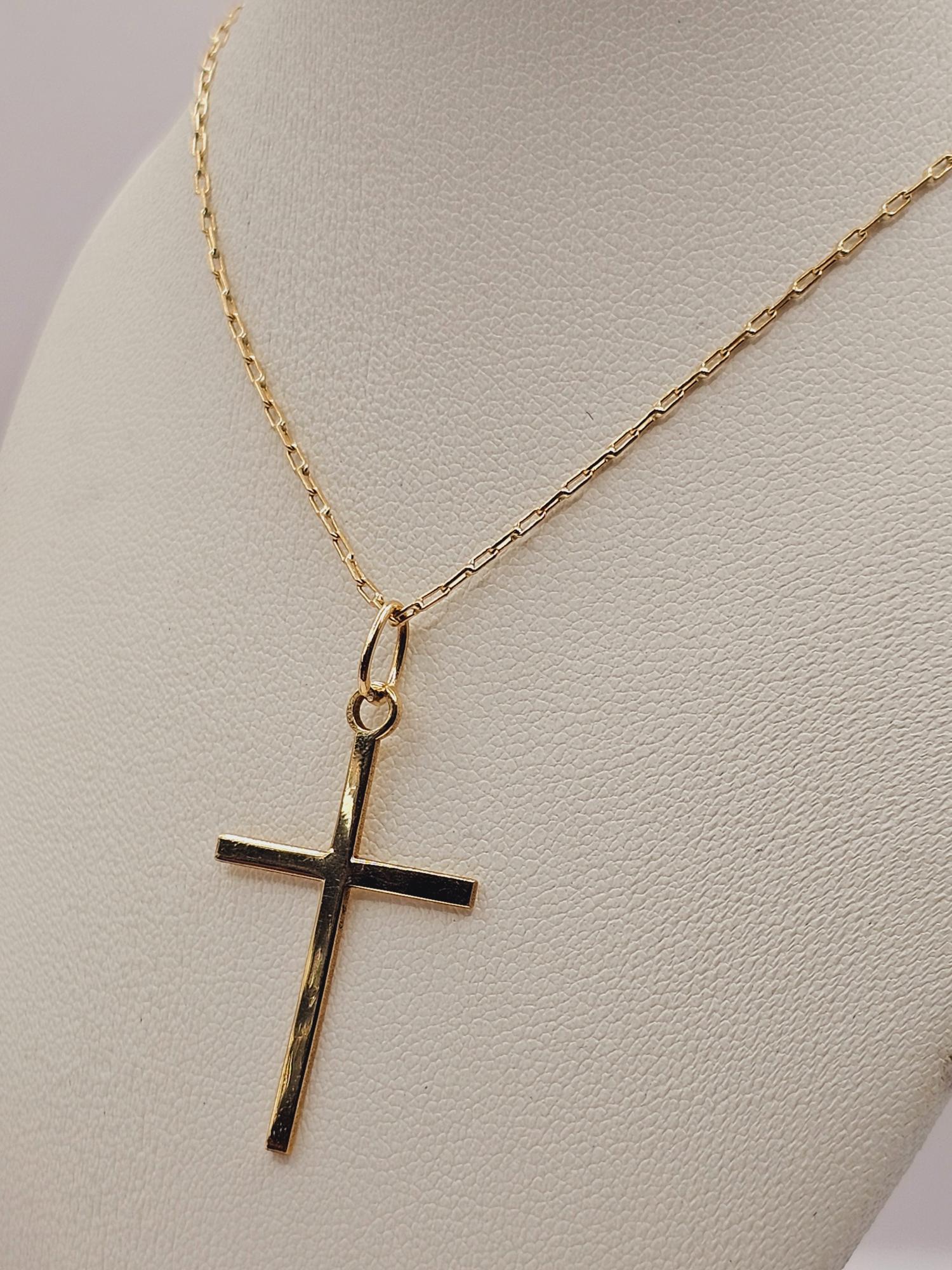 Cadena limada 50 cm y cruz palito 3.4 cm 3 grs Oro 18k 2