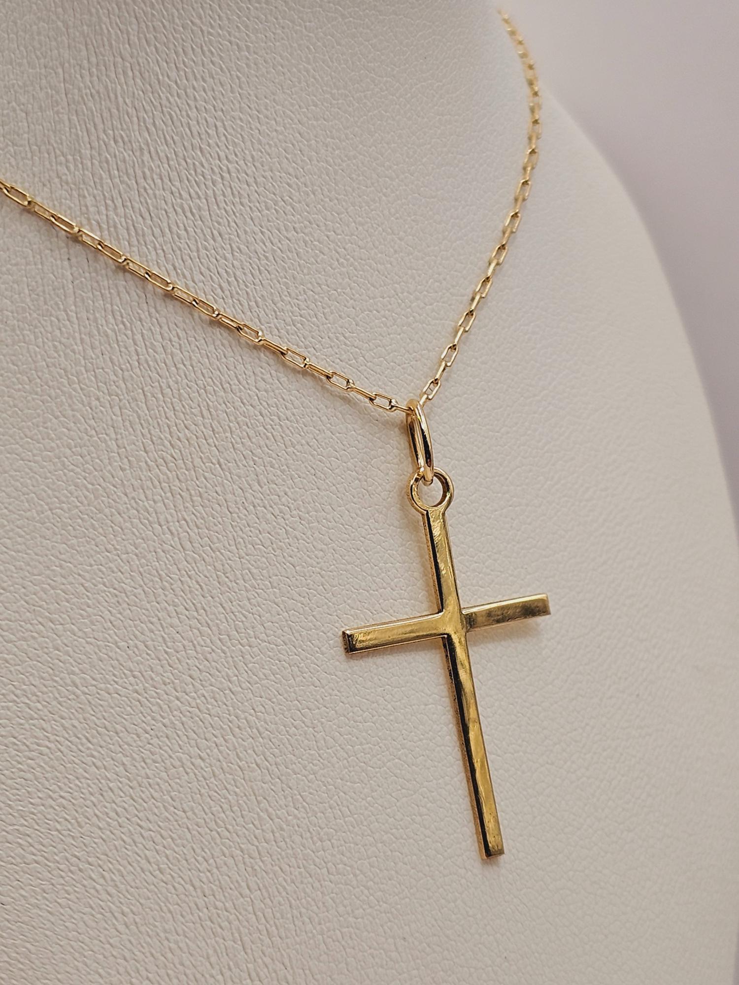 Cadena limada 50 cm y cruz palito 3.4 cm 3 grs Oro 18k 3