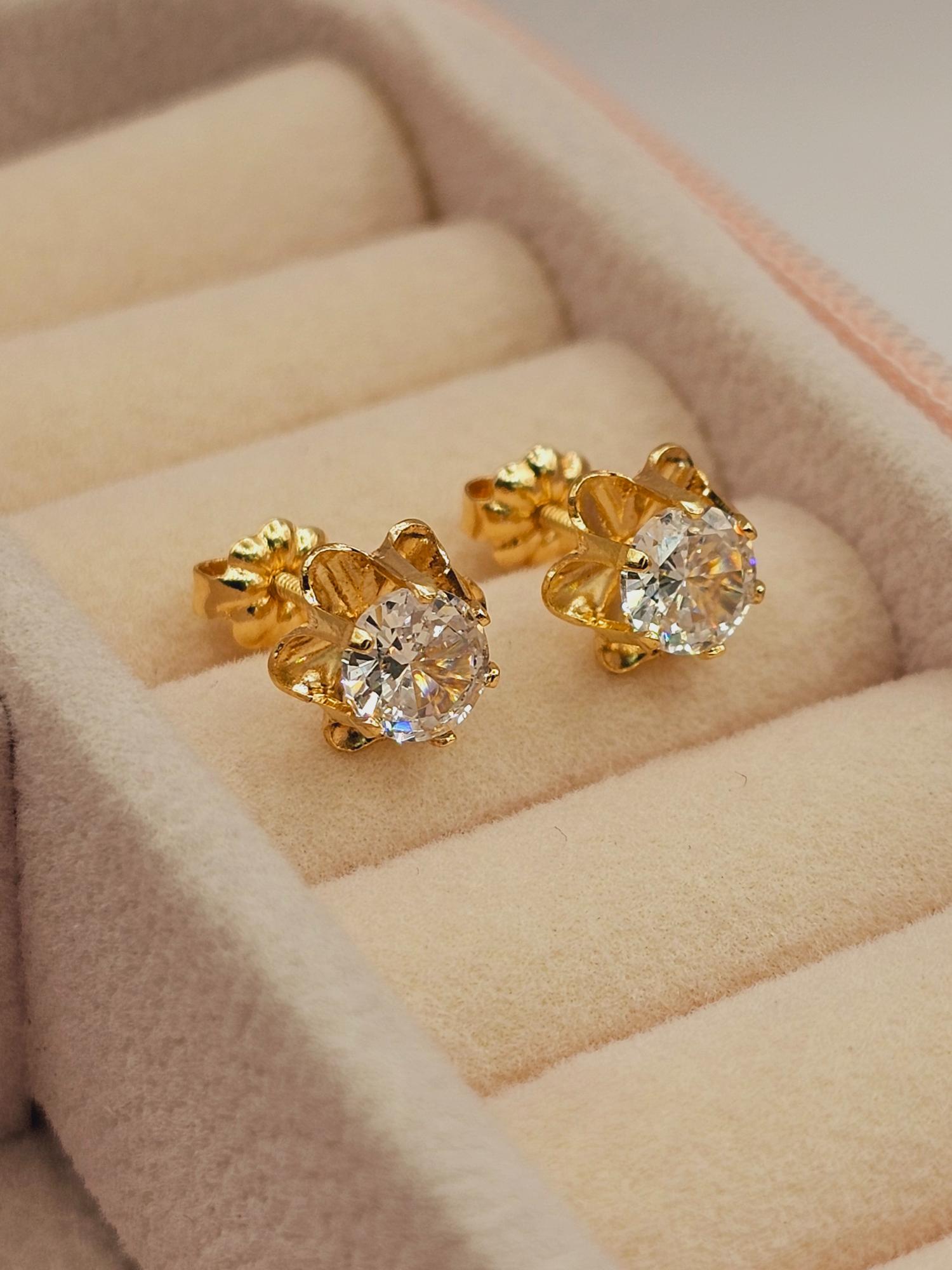 Aros chaton italiano circon 9 mm 1.9 grs Oro 18k 2