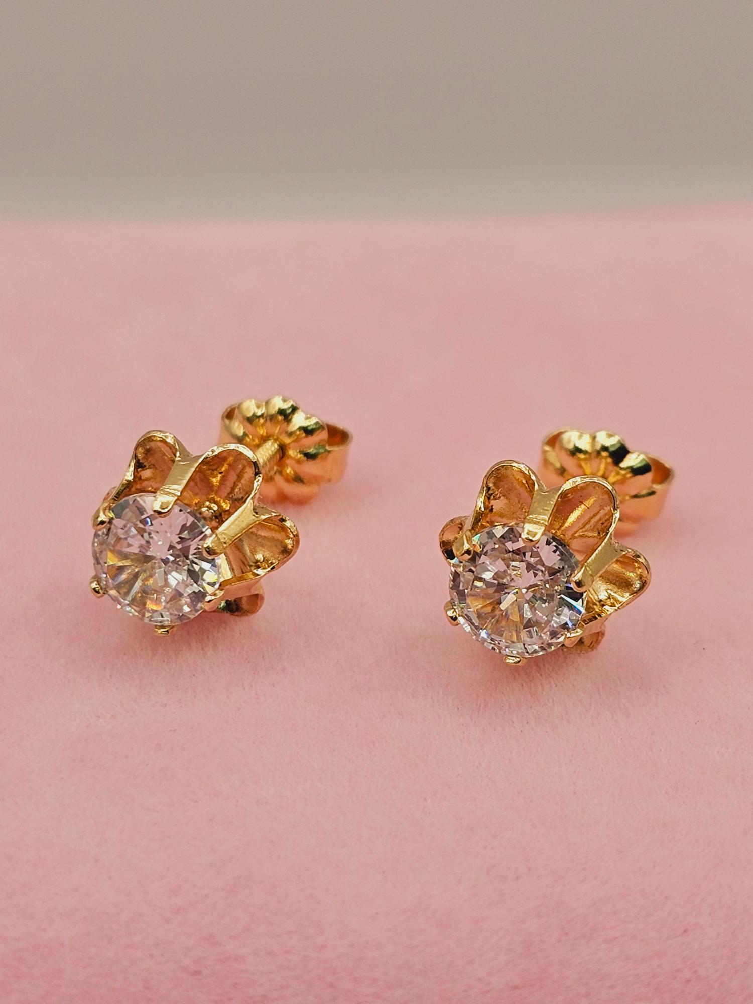 Aros chaton italiano circon 9 mm 1.9 grs Oro 18k 3