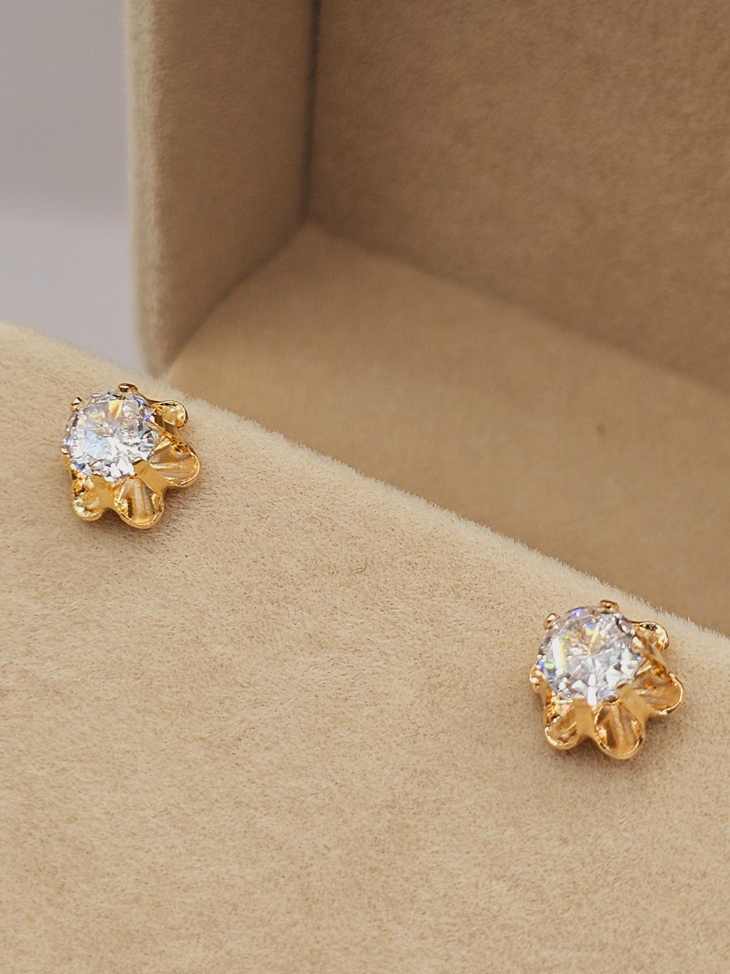 Aros chaton italiano circon 9 mm 1.9 grs Oro 18k 5