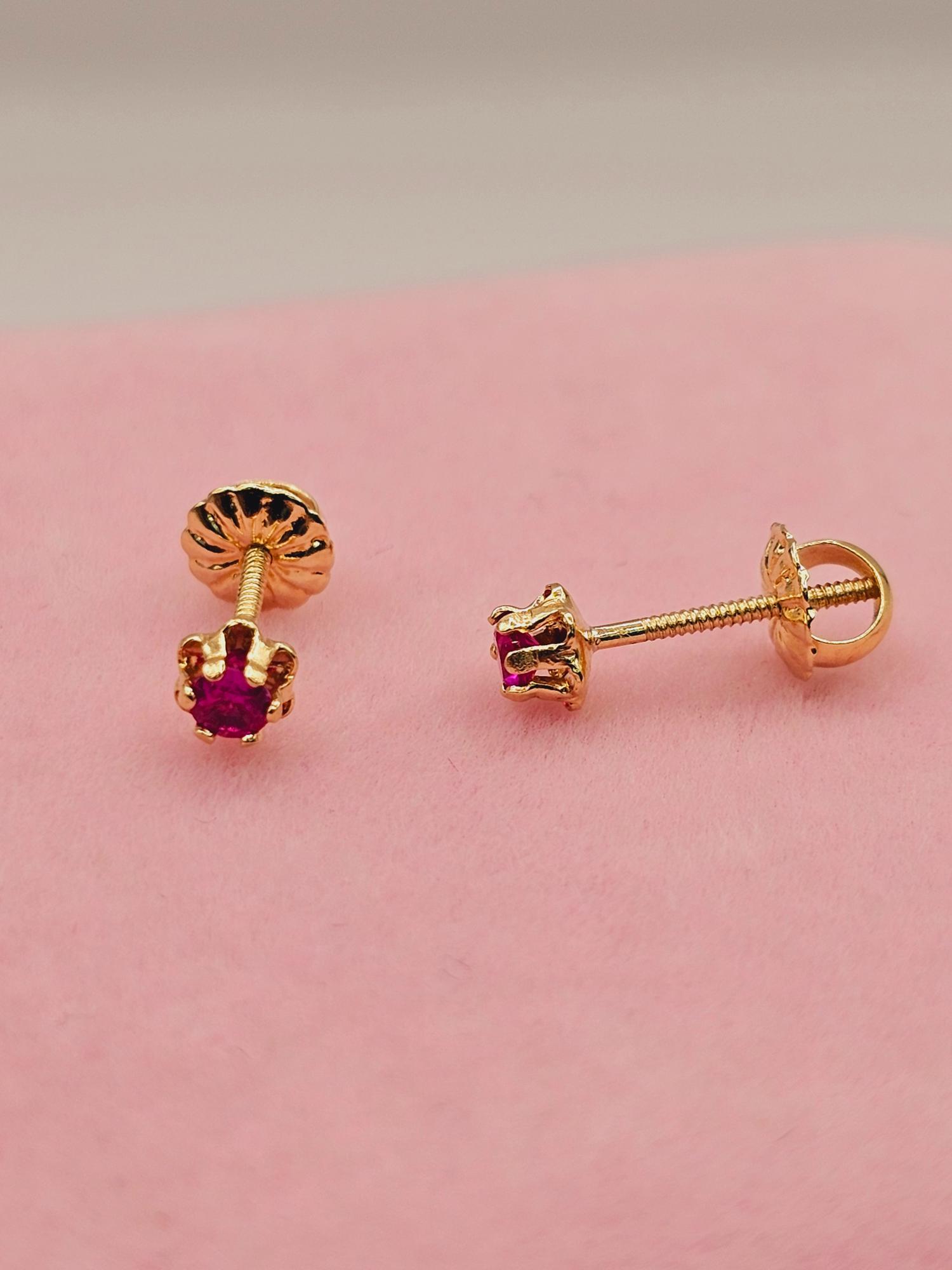 Aros chaton italiano rubí 4 mm 0.6 grs Oro 18k 5