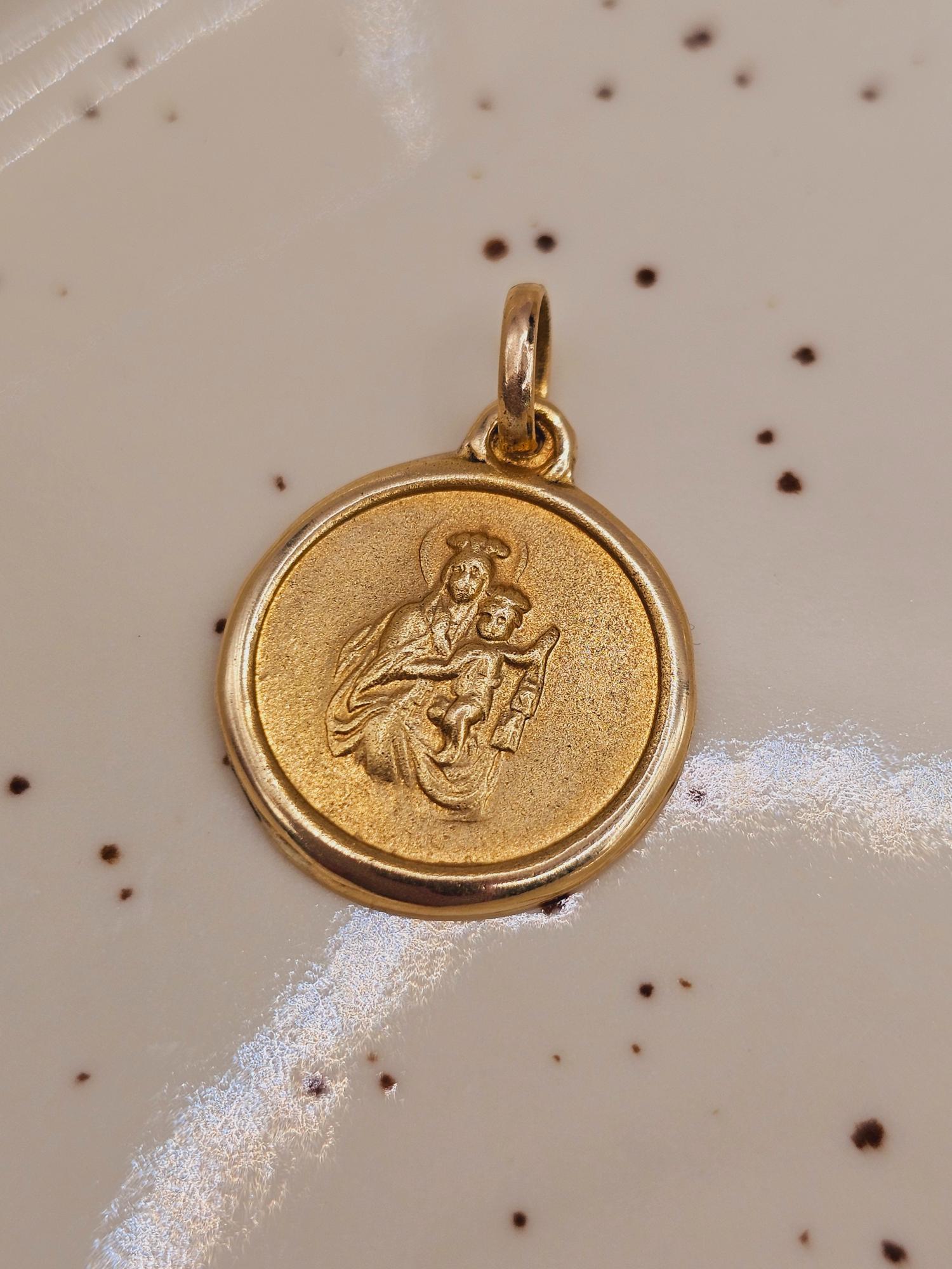 Colgante medalla virgen de Carmen 1.7 cm 2.2 grs Oro 18k 3