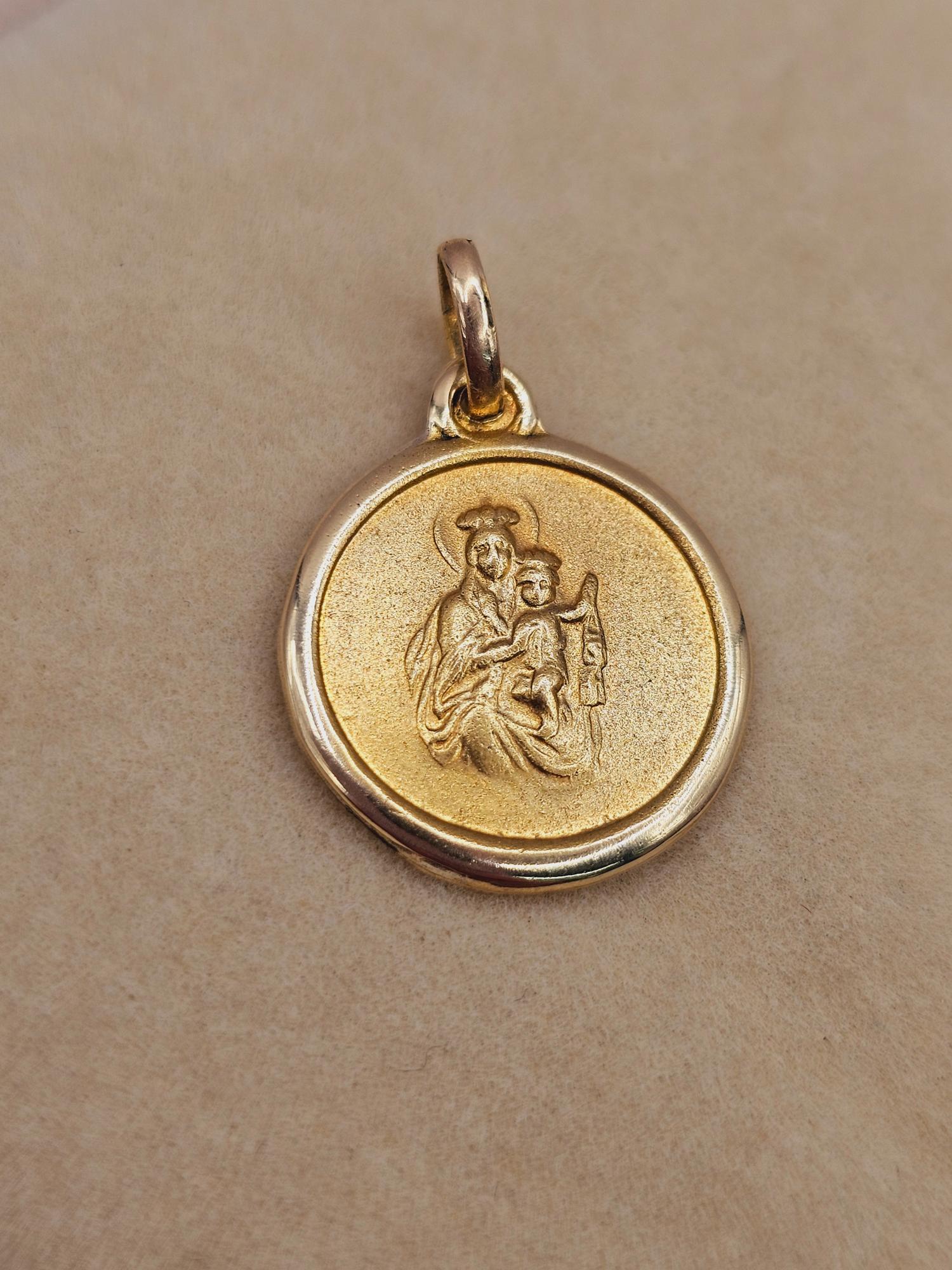 Colgante medalla virgen de Carmen 1.7 cm 2.2 grs Oro 18k 4
