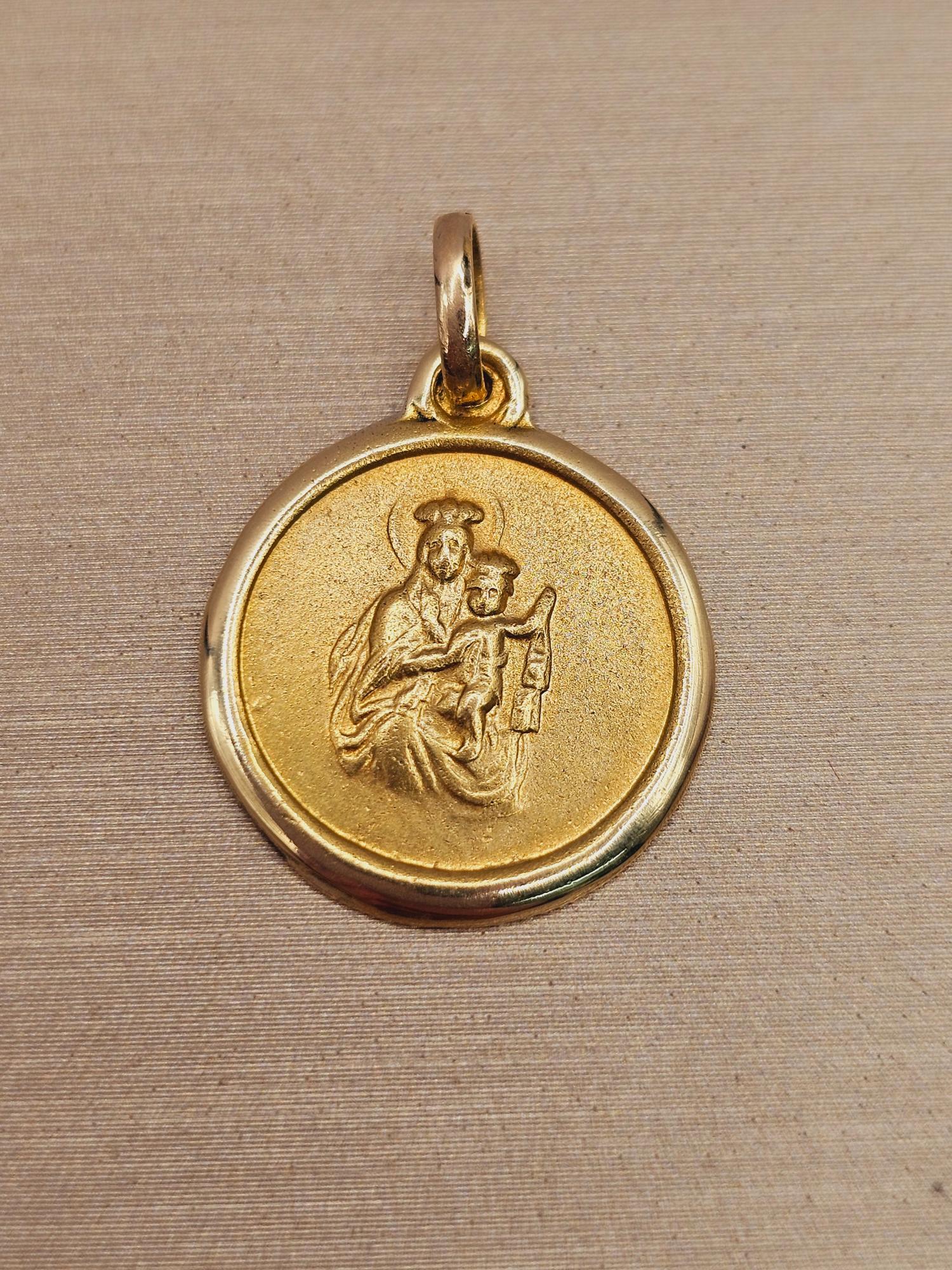 Colgante medalla virgen de Carmen 1.7 cm 2.2 grs Oro 18k 2