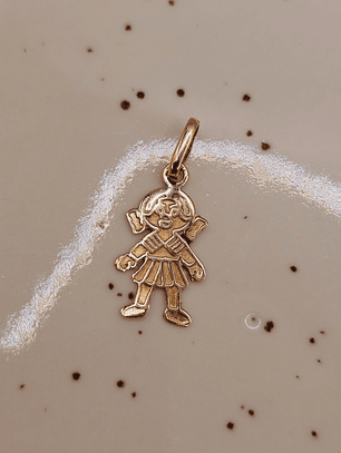 Colgante niña oro 2 cm 0.7 grs Oro 18k