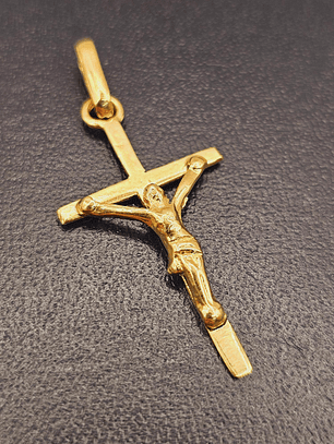 Colgante cruz con Cristo 3 cm 1.5 grs Oro 18k