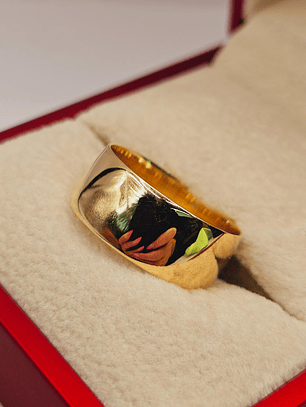 Argolla de matrimonio media caña 8 mm 7 grs Oro 18k