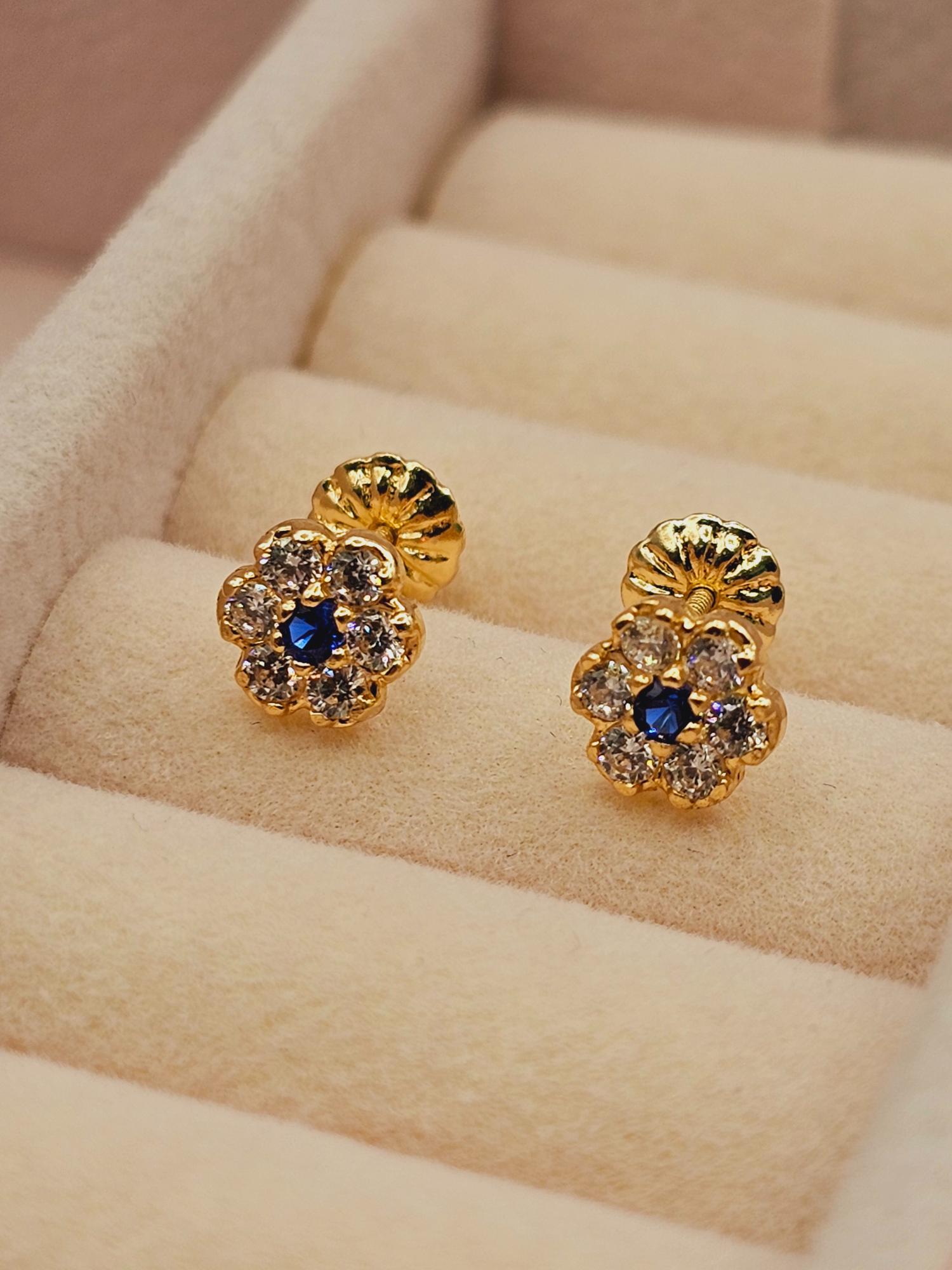 Aros roseta zafiro 6 mm 1.1 grs Oro 18k  2