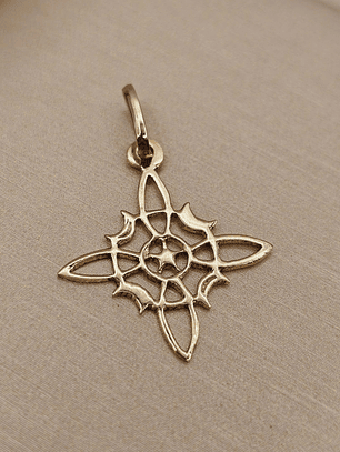 Colgante nudo de bruja 2.1 cm 1.1 grs Oro 18k