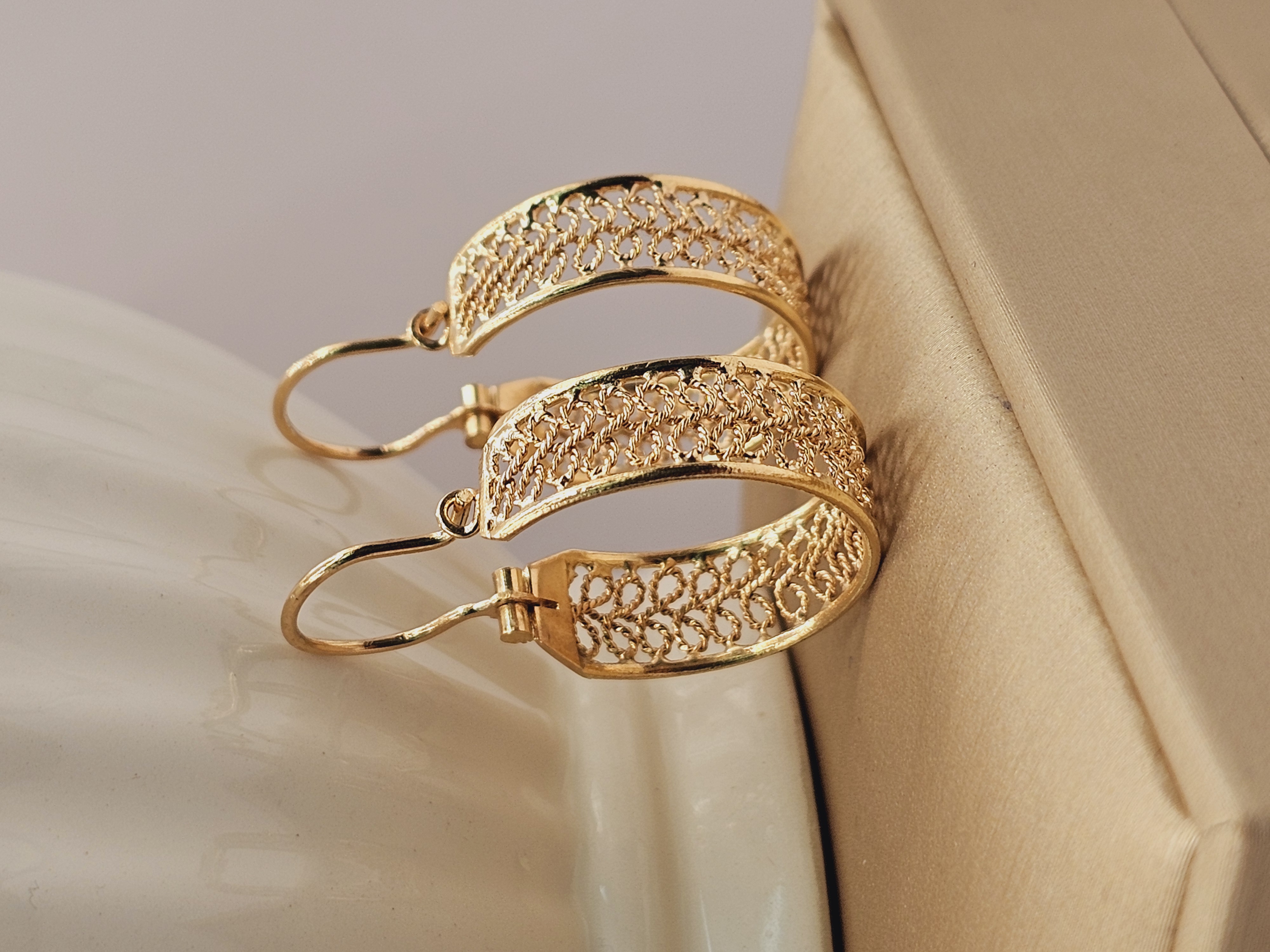 Aros filigrana 3.7 cm 5.2 grs Oro 18k 3