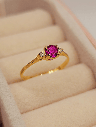 Anillo princesa Rubí y circones 2 grs Oro 18k