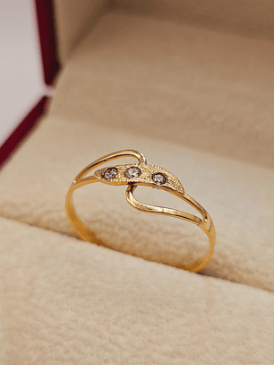 Anillo infinito circones 1.6 grs Oro 18k