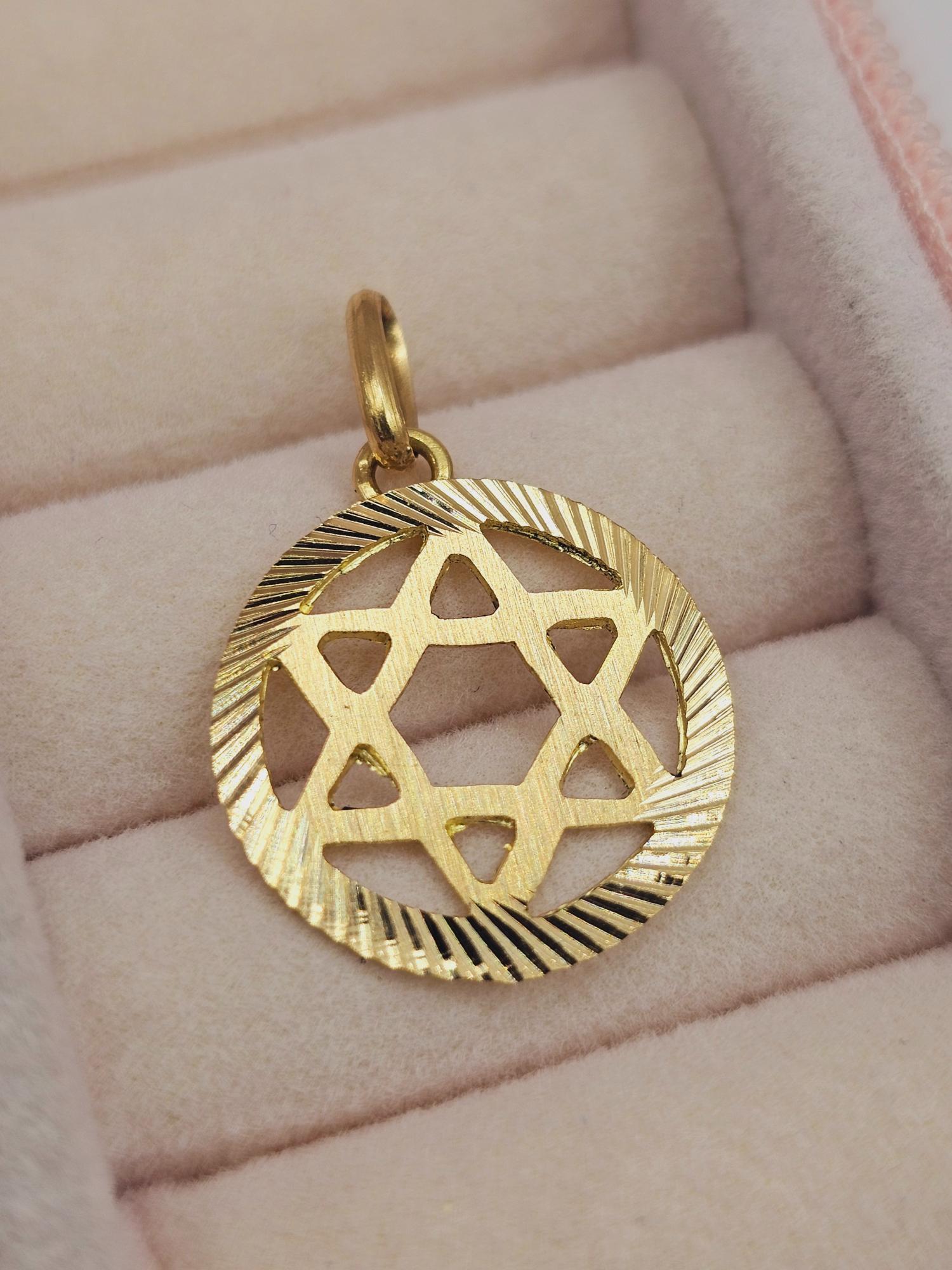Colgante estrella de David 1.7 cm 1.2 grs Oro 18k 4