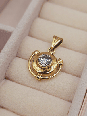 Colgante Punto de luz circón 2.2 cm 2 grs Oro 18k