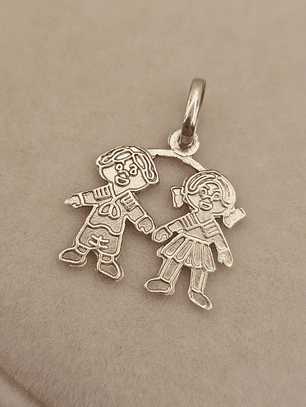 Colgante niña y niño 2.3 cm 1.6 grs Oro 18k