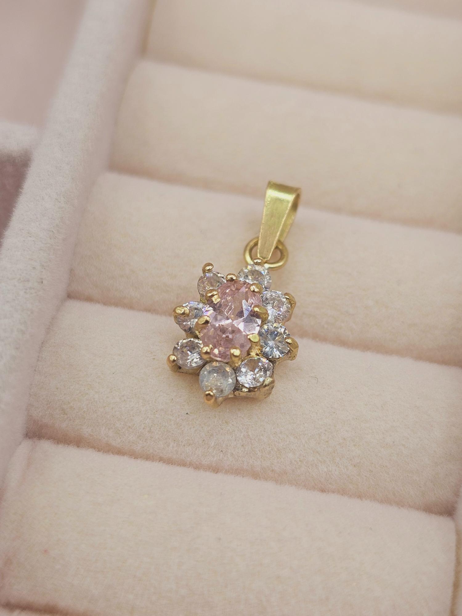 Colgante lady circones y rosa de Francia 1.9 cm 1.5 grs Oro 18k 1