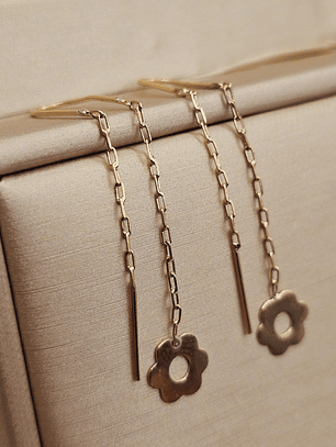 Aros cadena margaritas 5.3 cm 1.4 grs Oro 18k