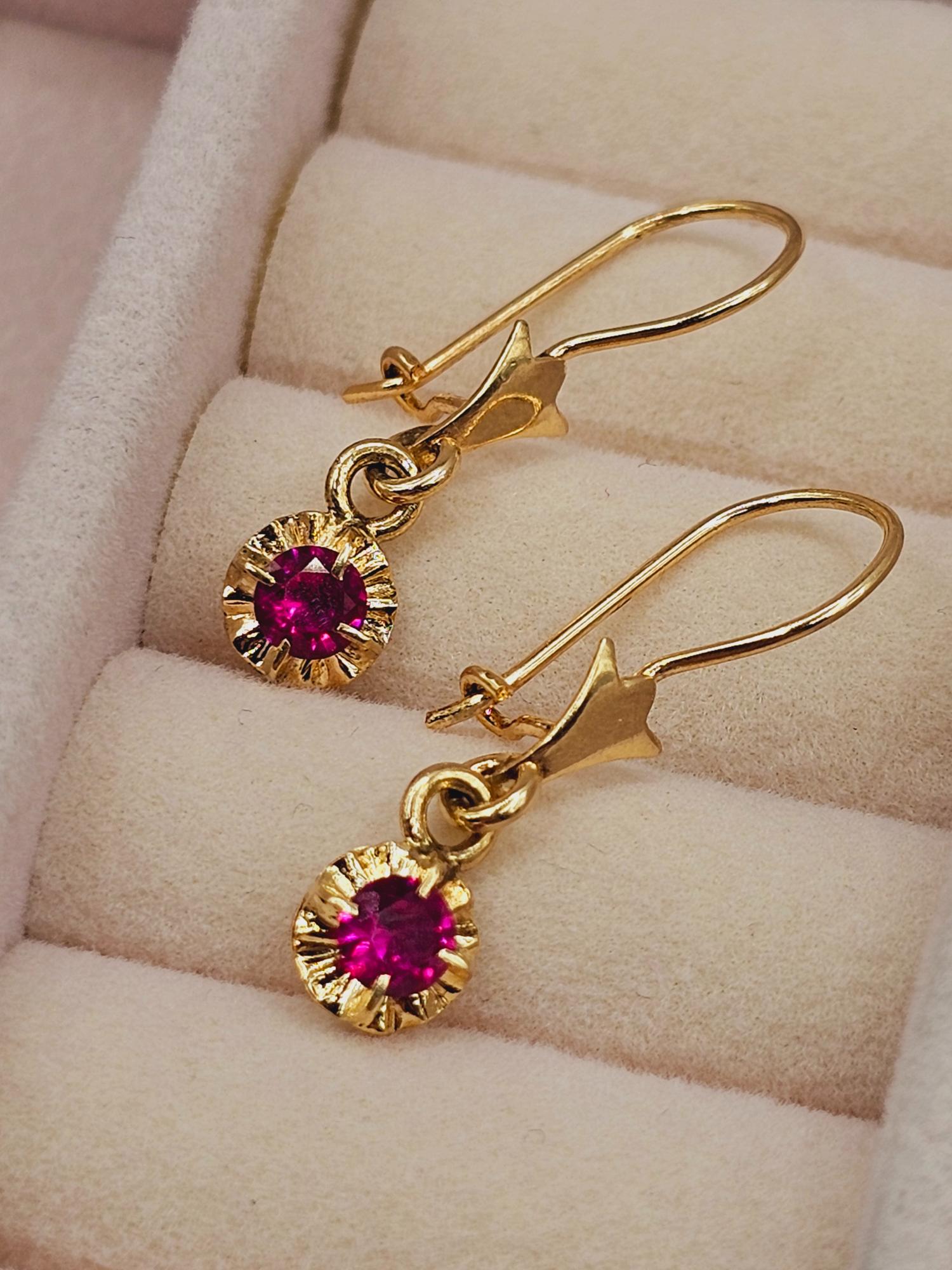 Aros Chatón redondo colgante con rubí 2.2 cm 2.5 grs Oro 18k 1