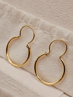 Aros argolla con gancho 2.8 cm 1.6 grs Oro 18k