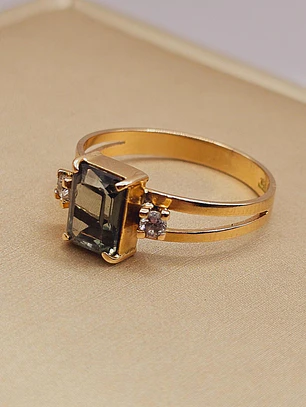 Anillo topacio verde y circones 2.6 grs Oro 18k