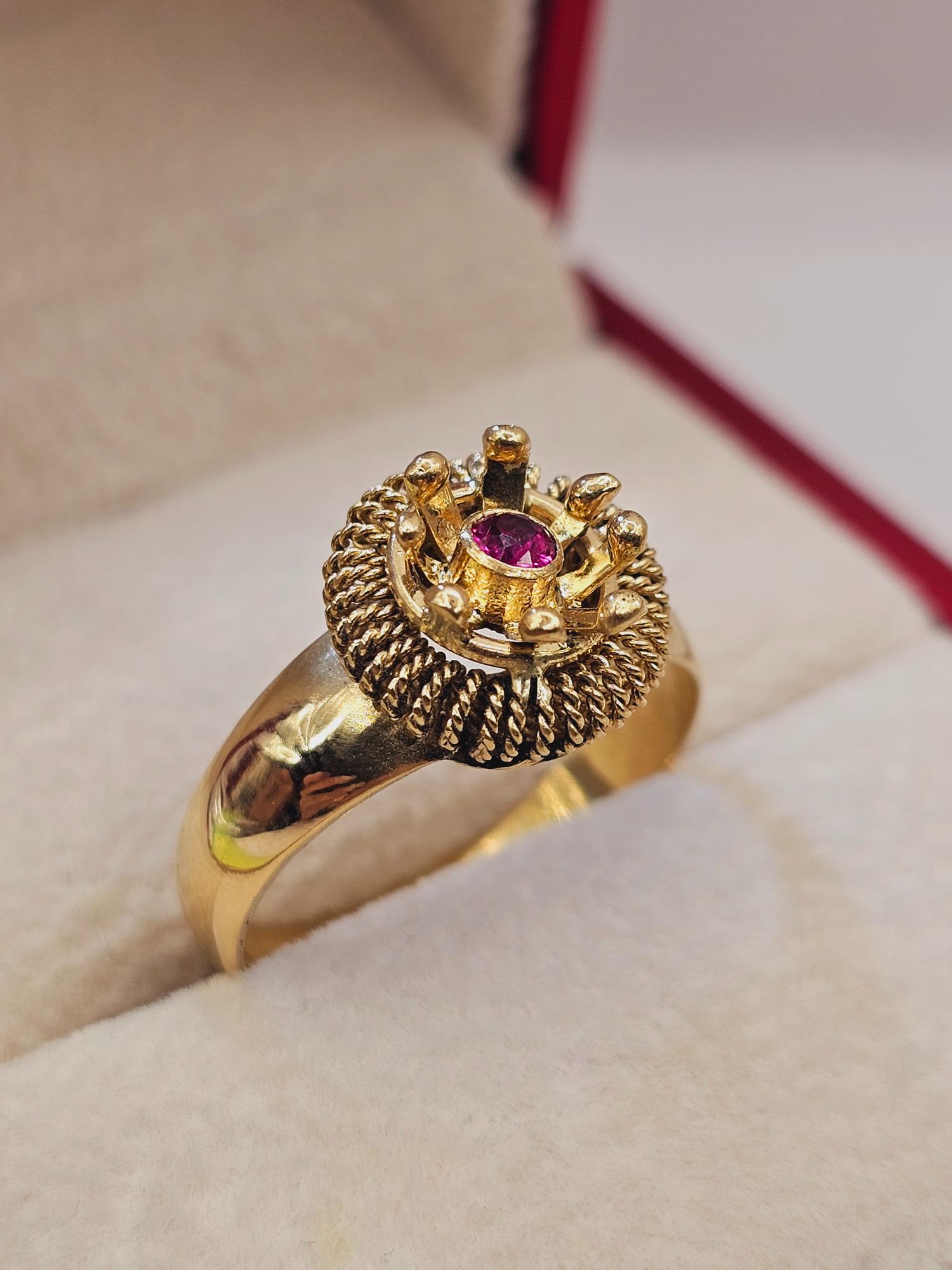 Anillo chevalier rubí 4.2 grs Oro 18k 2