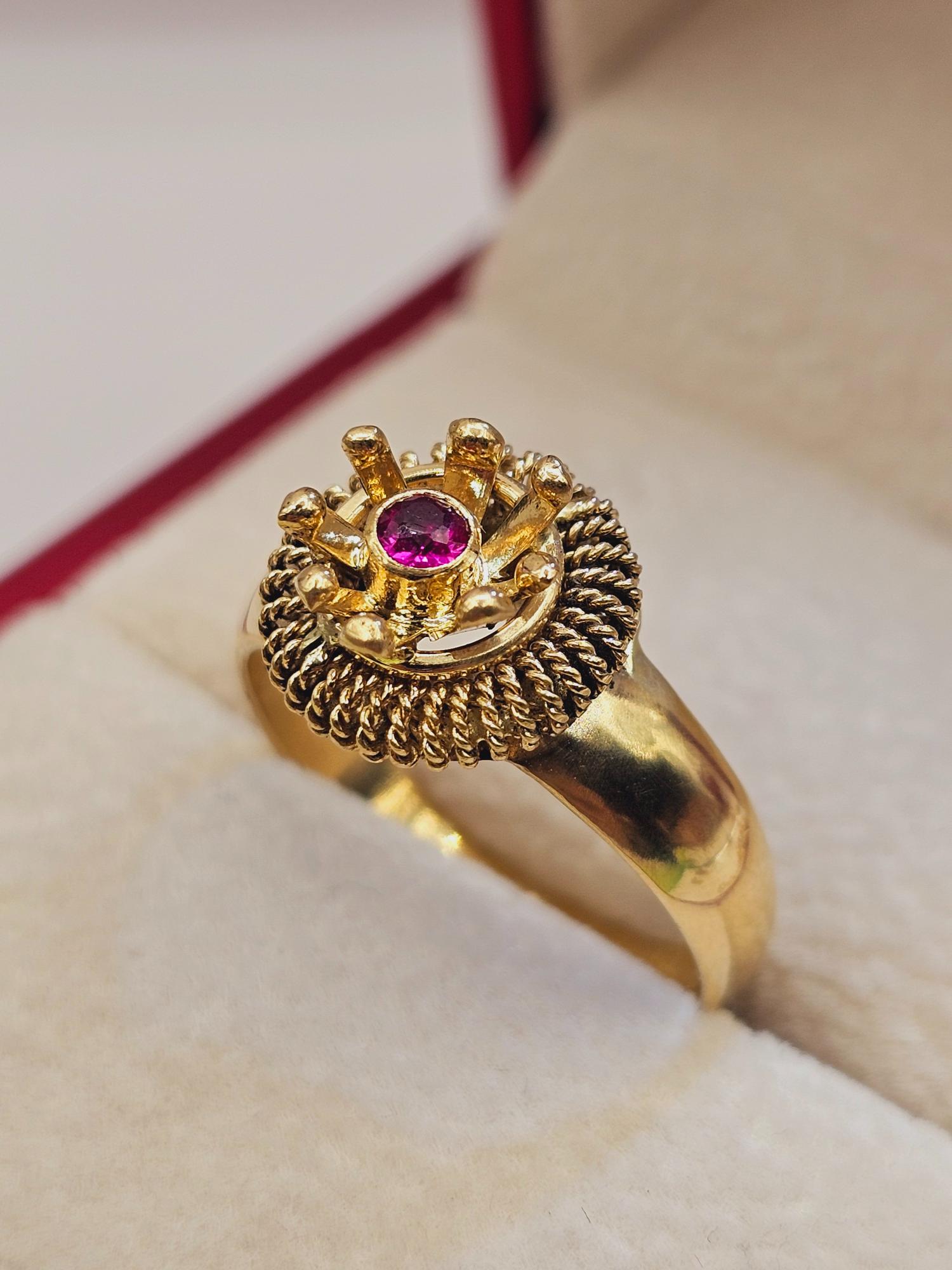 Anillo chevalier rubí 4.2 grs Oro 18k 1