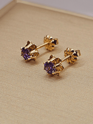 Aros chaton italiano amatista 7 mm 1.3 grs Oro 18k