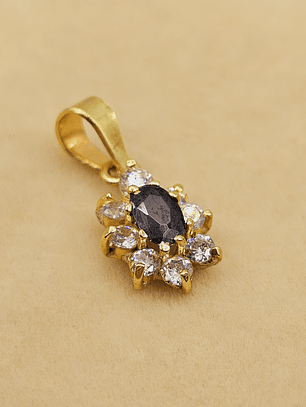 Colgante lady onix y circones 2.1 cm 1.5 grs Oro 18k