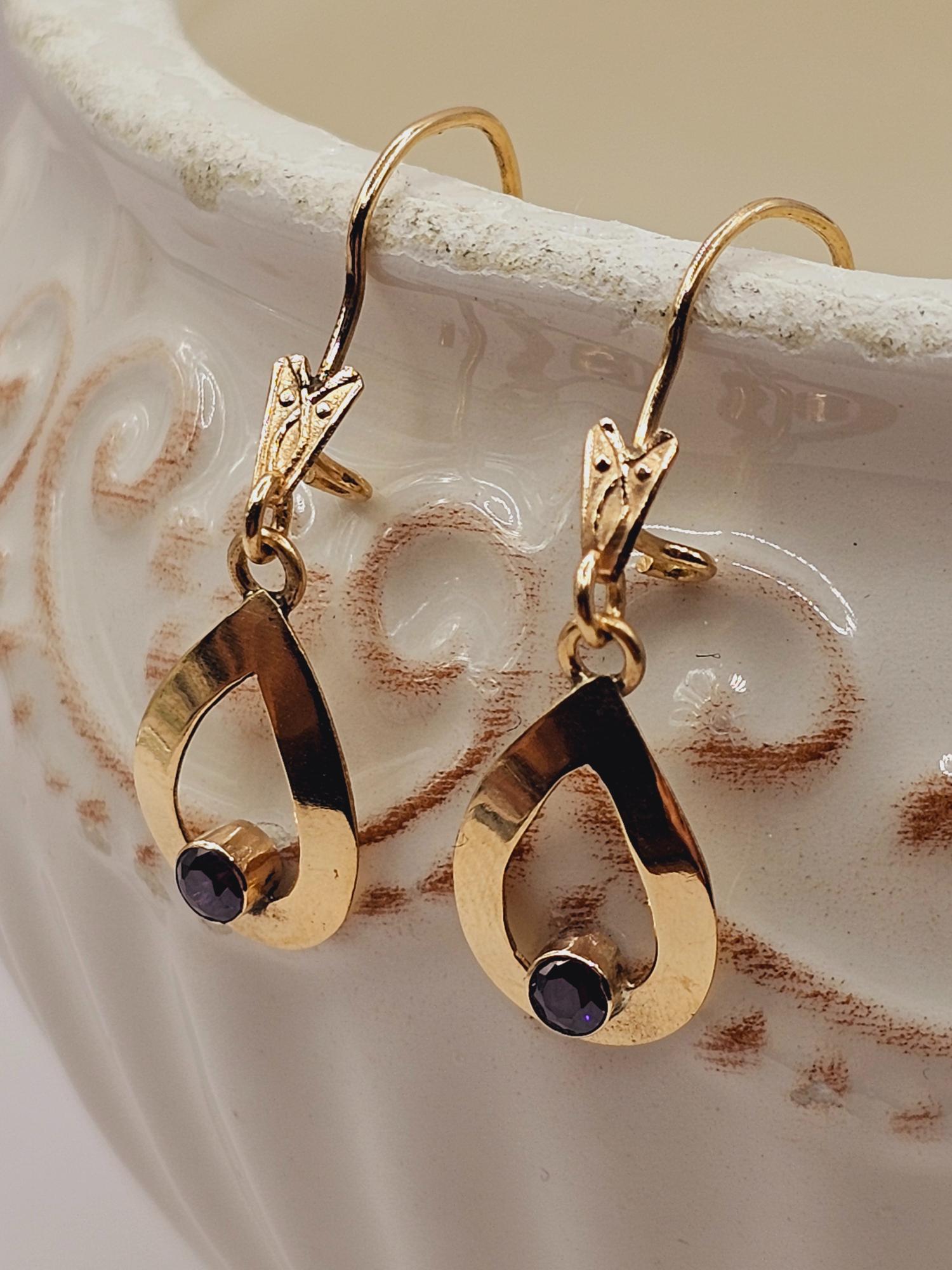 Aros gota colgante Amatista con gancho 3.3 cm 1.9 grs Oro 18k 3