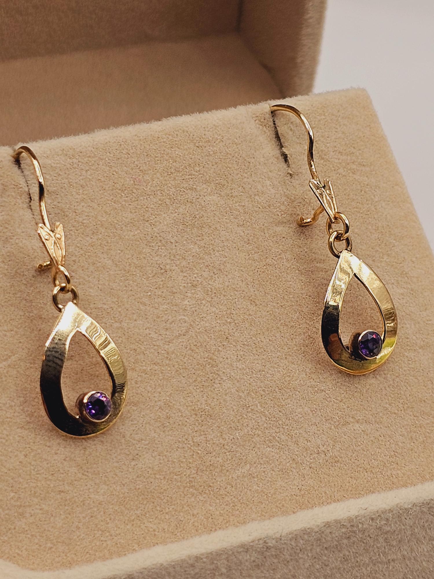 Aros gota colgante Amatista con gancho 3.3 cm 1.9 grs Oro 18k 5