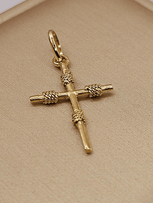 Colgante cruz amarras 3.3 cm 1.7 grs Oro 18k