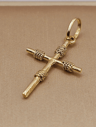 Colgante cruz amarras 3.3 cm 1.7 grs Oro 18k