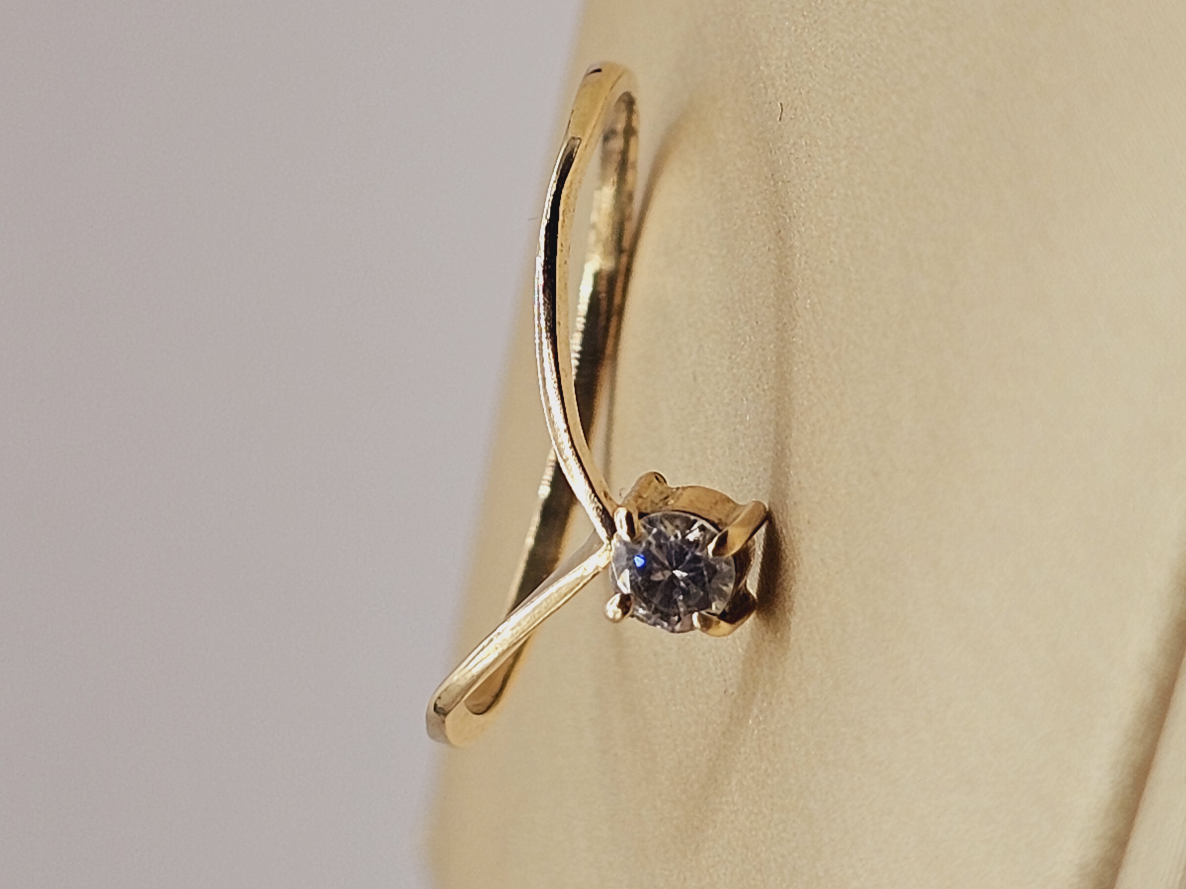 Anillo venecia circón 1.7 grs Oro 18k 5