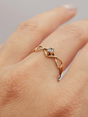 Anillo Infinito circón 1.5 grs Oro 18k