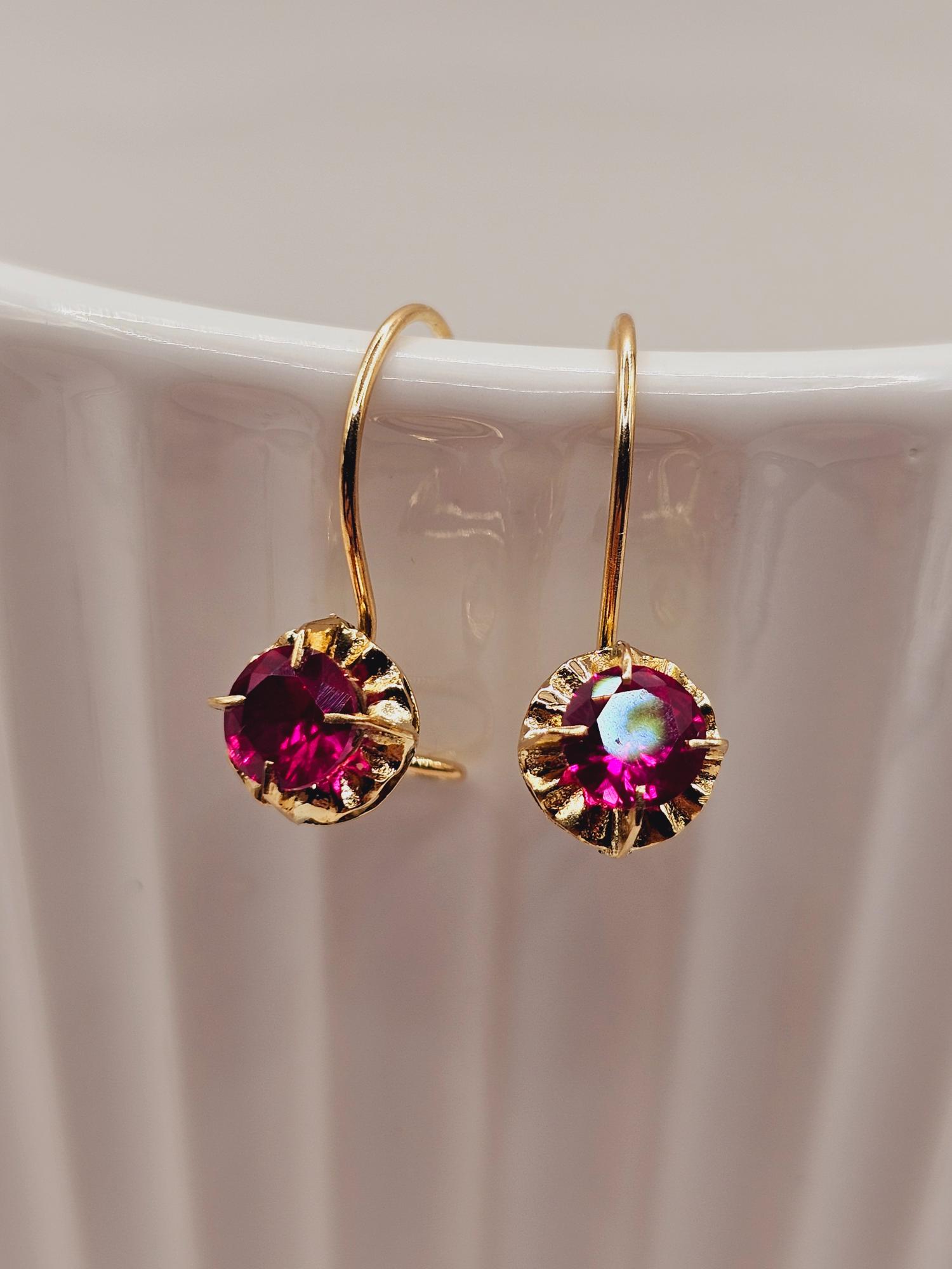 Aros chaton colgante rubí 2 cm 1.9 grs Oro 18k 3