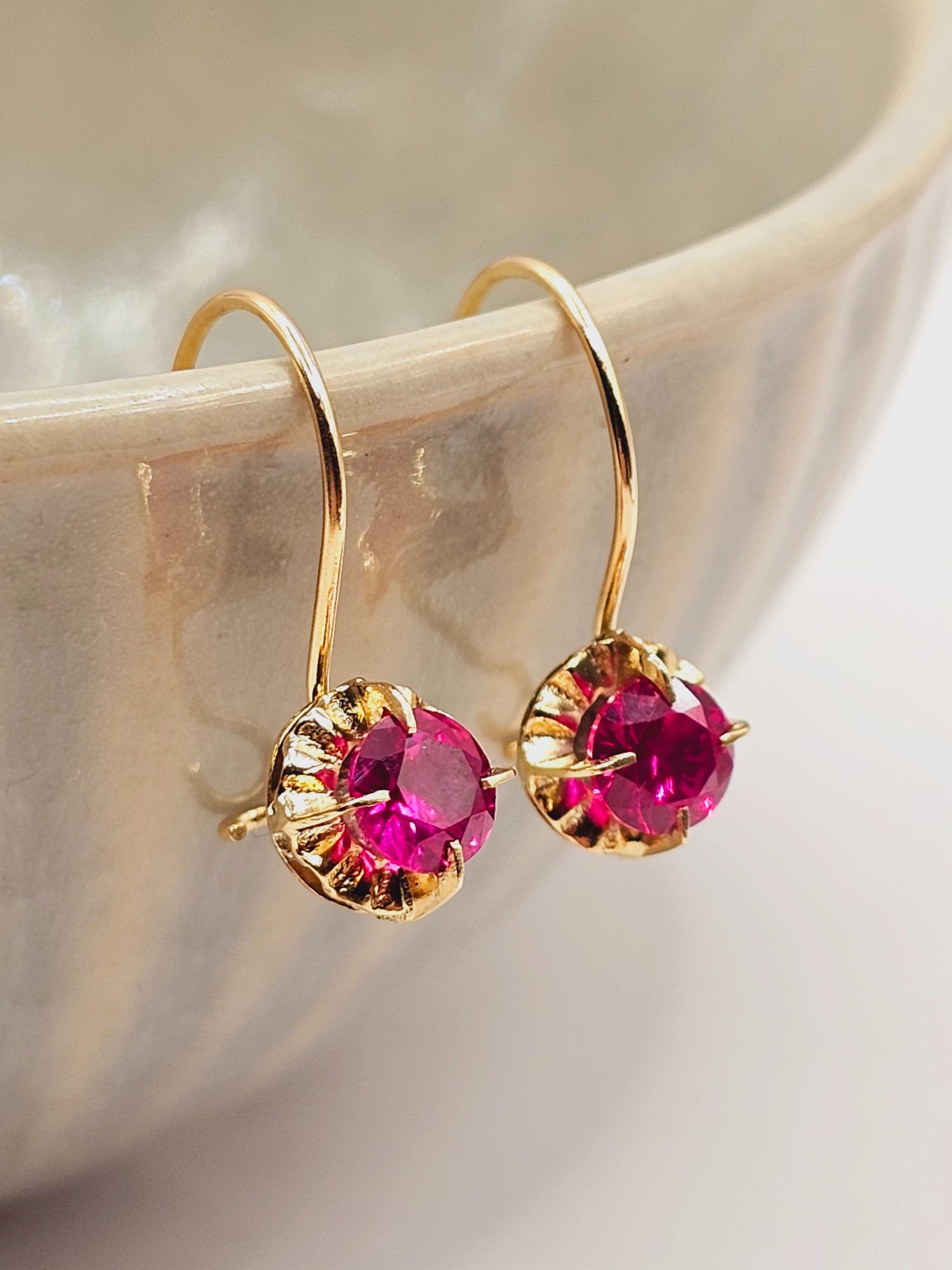 Aros chaton colgante rubí 2 cm 1.9 grs Oro 18k 2