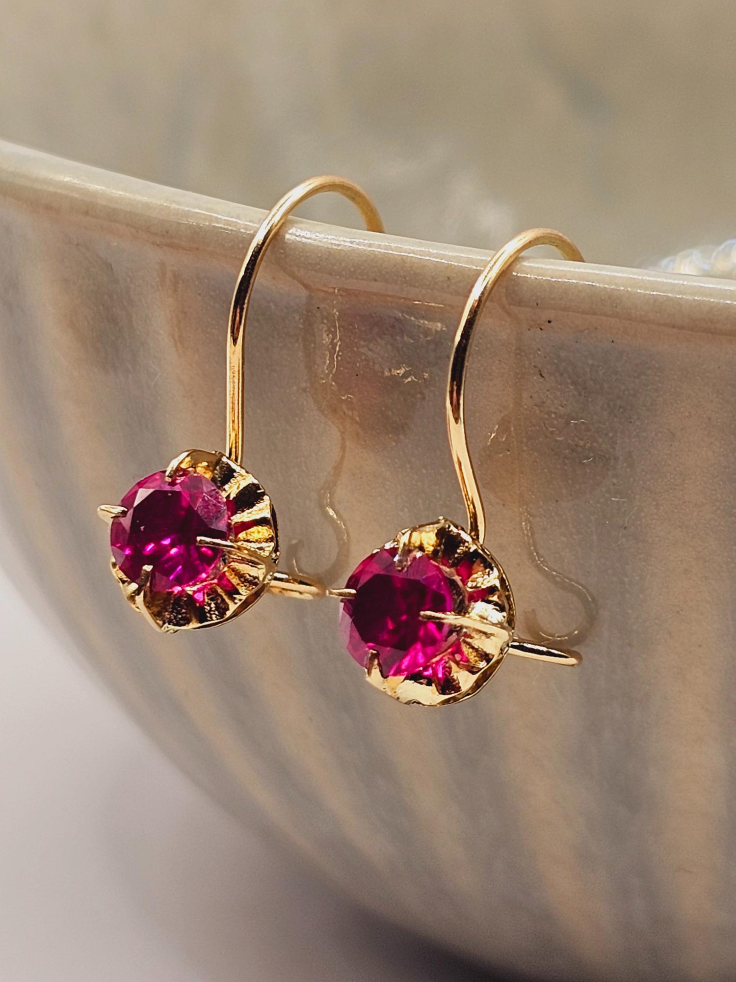 Aros chaton colgante rubí 2 cm 1.9 grs Oro 18k 5