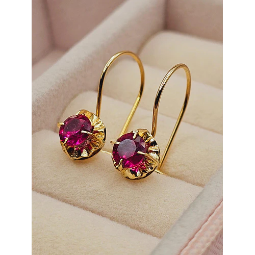 Aros chaton colgante rubí 2 cm 1.9 grs Oro 18k