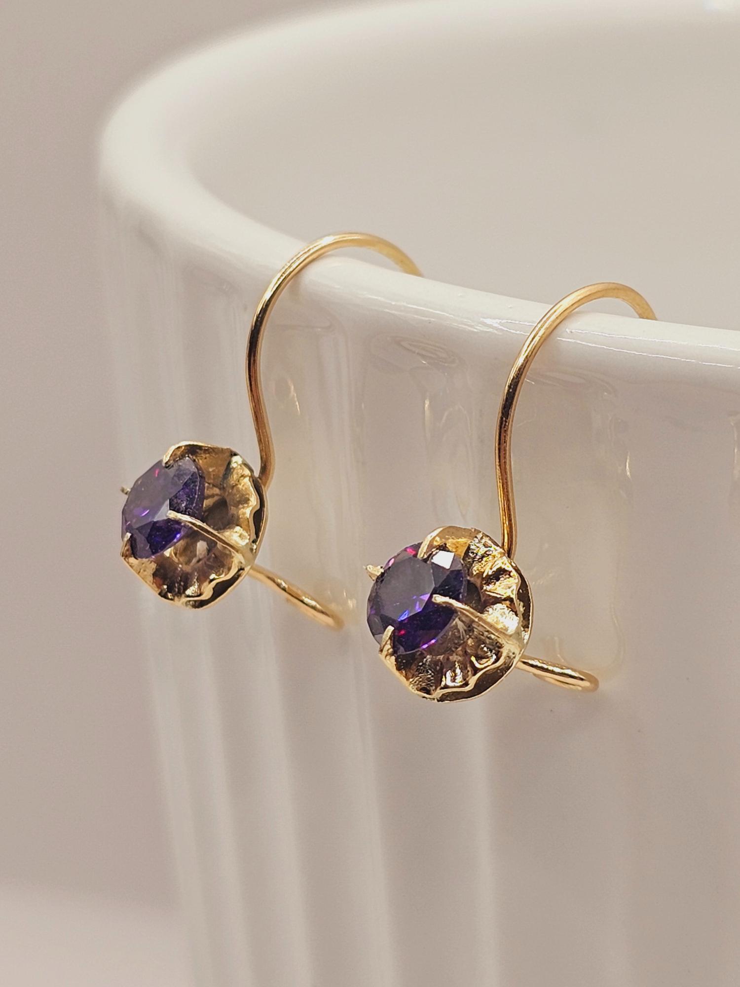 Aros chaton colgante amatista 2 cm 1.9 grs Oro 18k 4